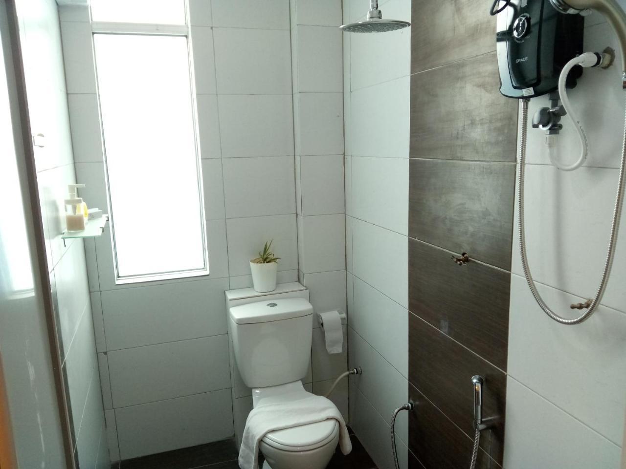 The Serai Cottage Transit Hotel Kampong Gong Badak Dış mekan fotoğraf