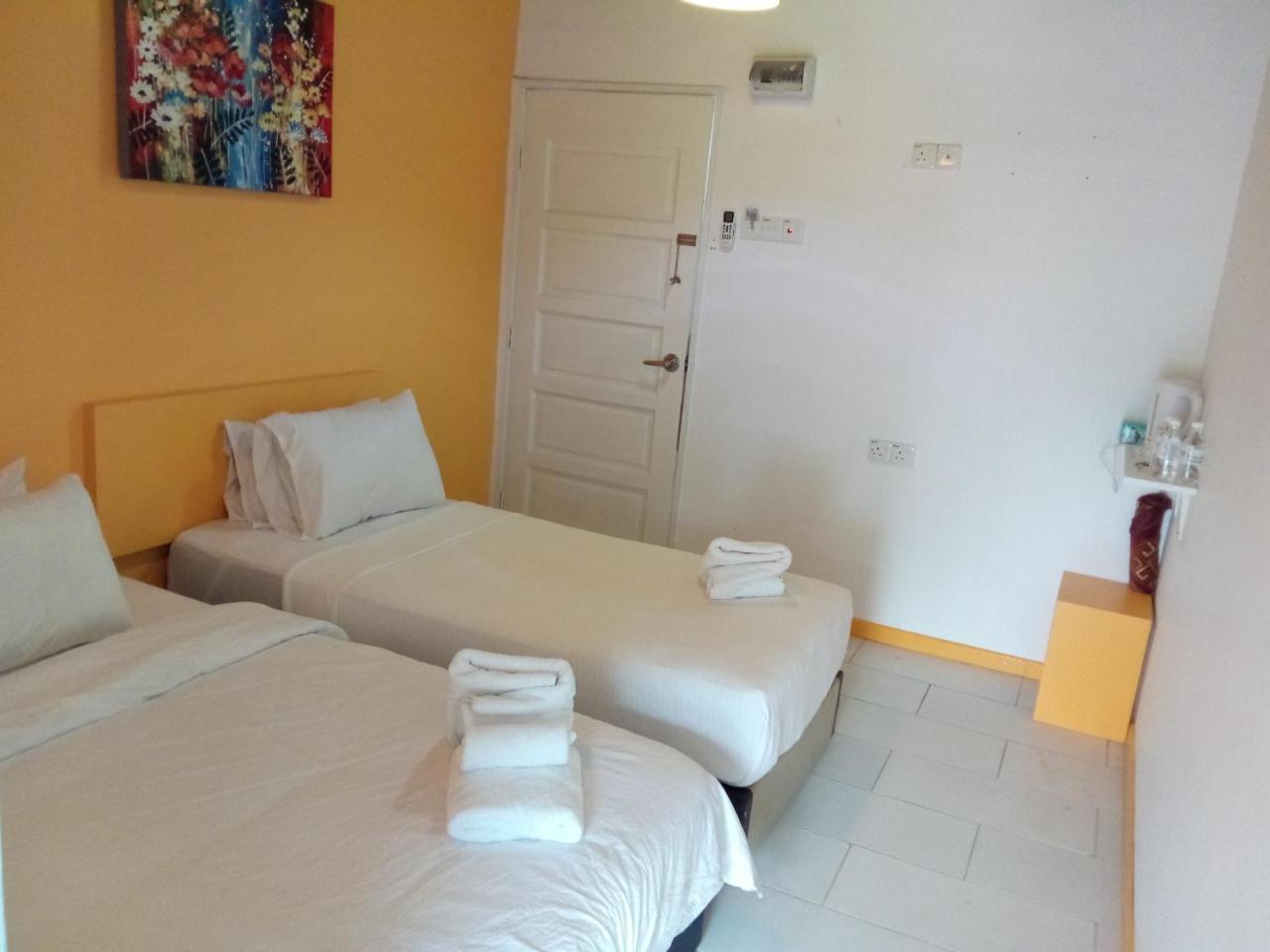 The Serai Cottage Transit Hotel Kampong Gong Badak Dış mekan fotoğraf