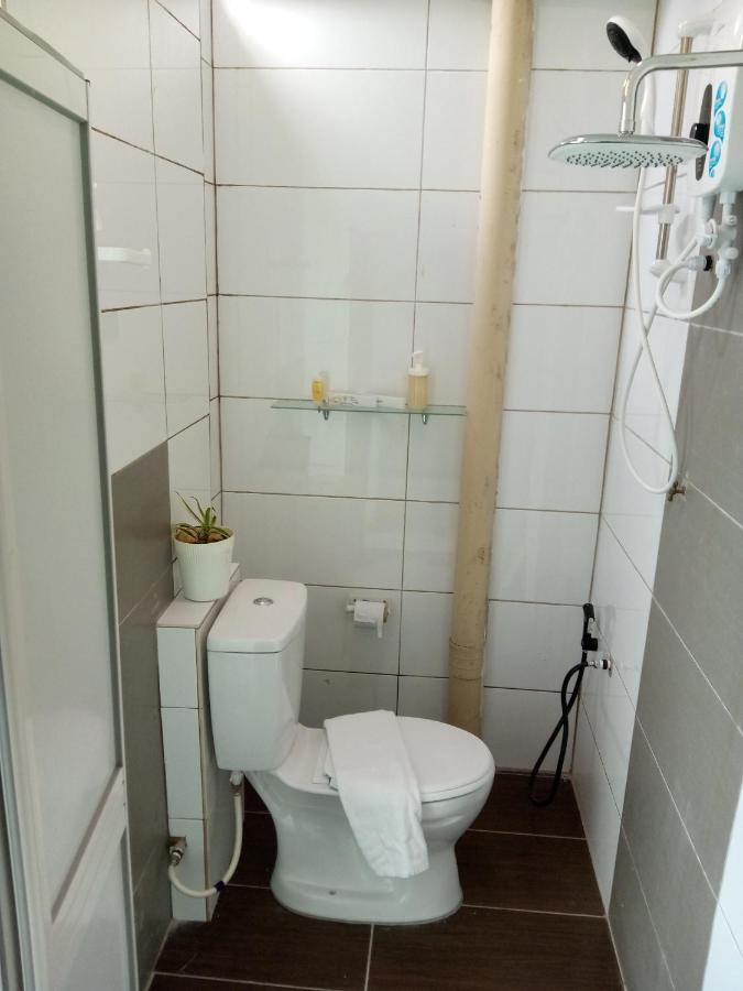 The Serai Cottage Transit Hotel Kampong Gong Badak Dış mekan fotoğraf